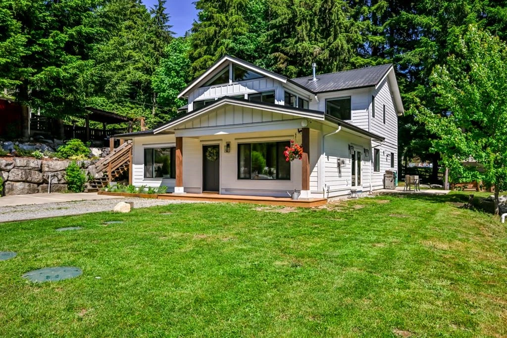 Exterior Rear Photo of 9933 Watt Street, Mission, BC