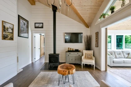Mudroom Photo of 9933 Watt Street, Mission, BC