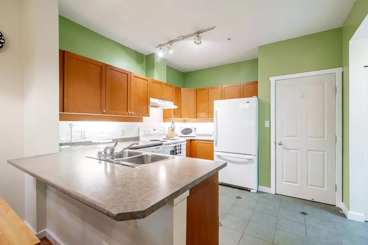 Living Room Photo of 135 18 Jack Mahony Place, New Westminster, BC