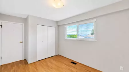 Hallway Photo of 6072 Selma Avenue, Burnaby, BC