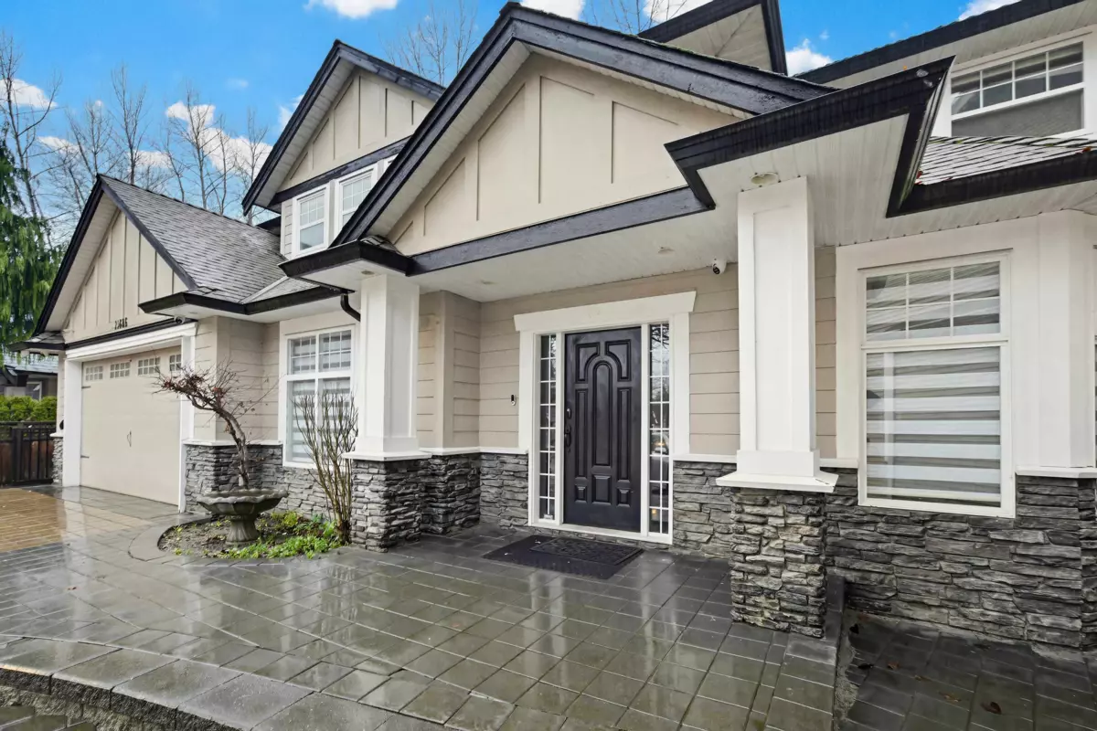 Living Room Photo of 21686 93 Avenue, Langley, BC