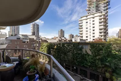Loft / Bonus Room Photo of 403 1020 Harwood Street, Vancouver, BC