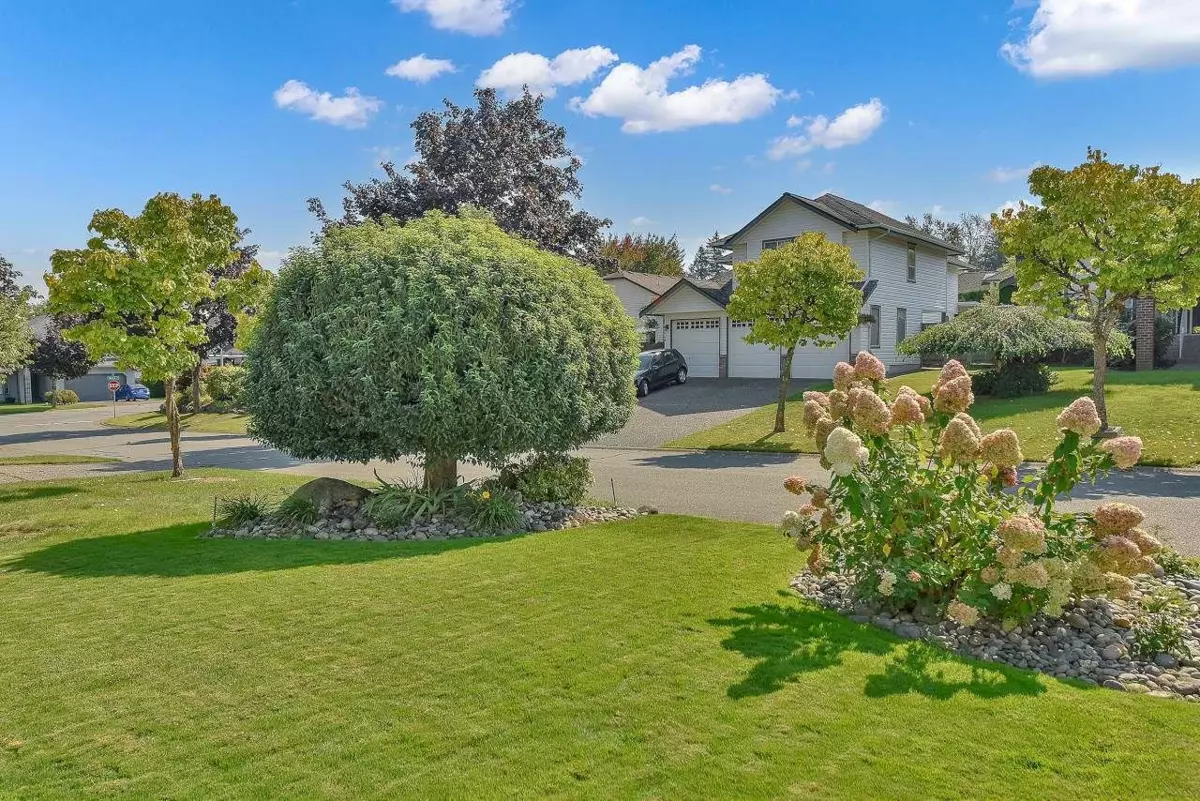 Family Room Photo of 16529 85th Street, Surrey, BC