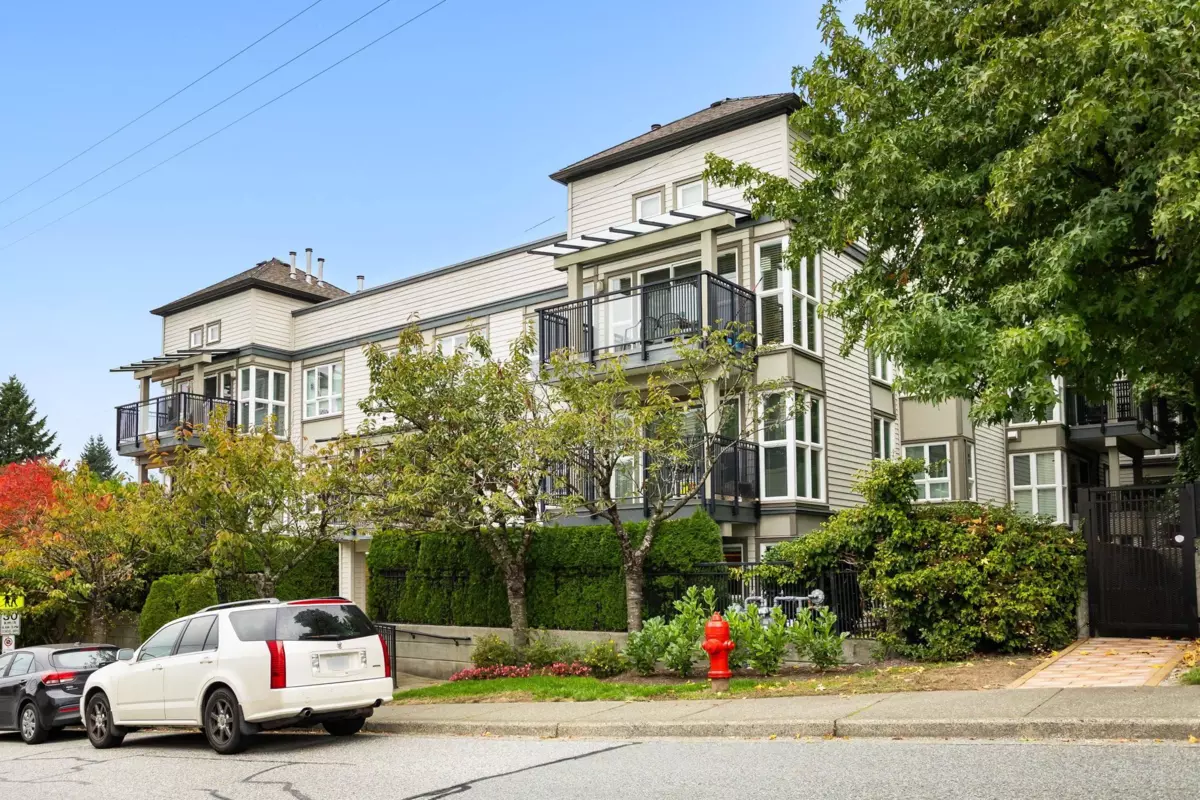 Exterior Rear Photo of 301 106 W Kings Road, North Vancouver, BC
