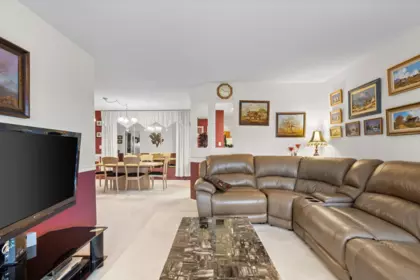 Loft / Bonus Room Photo of 301 106 W Kings Road, North Vancouver, BC