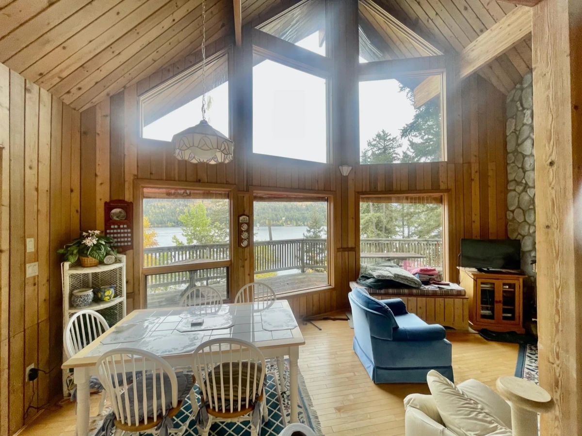 Living Room Photo of 8200 Gun Lake Road, Pemberton, BC