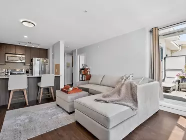 411 3255 Smith Avenue, Burnaby, BC, Burnaby — Apartment/Condo for sale
