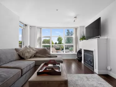 411 3255 Smith Avenue, Burnaby, BC, Burnaby — Apartment/Condo for sale