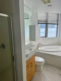Kitchen Island Photo of 1606 1050 Smithe Street, Vancouver, BC