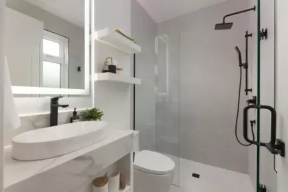 Laundry Room Photo of 1 421 W 23rd Avenue, Vancouver, BC