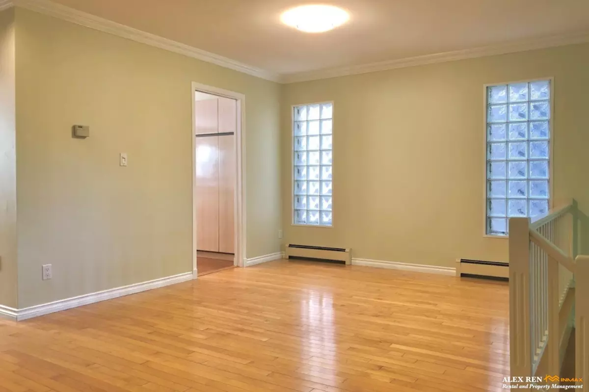Living Room Photo of 4396 W 11th Avenue, Vancouver, BC