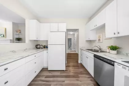 Primary Bathroom Photo of 105 6688 Burlington Avenue, Burnaby, BC