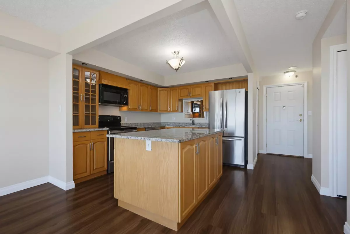 Dining Area Photo of 1602 3150 Gladwin Road, Abbotsford, BC