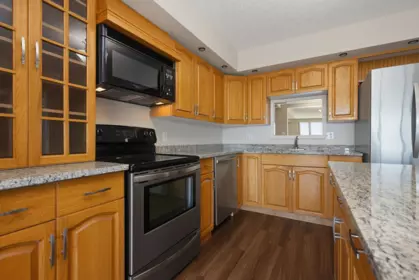 Kitchen Island Photo of 1602 3150 Gladwin Road, Abbotsford, BC