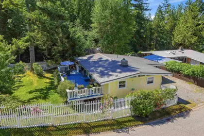 868 Upper Crescent, Britannia Beach, BC, Britannia Beach — Single Family Residence for sale