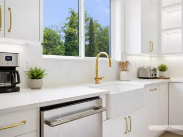 Guest Bathroom Photo of 10116 172a Street, Surrey, BC