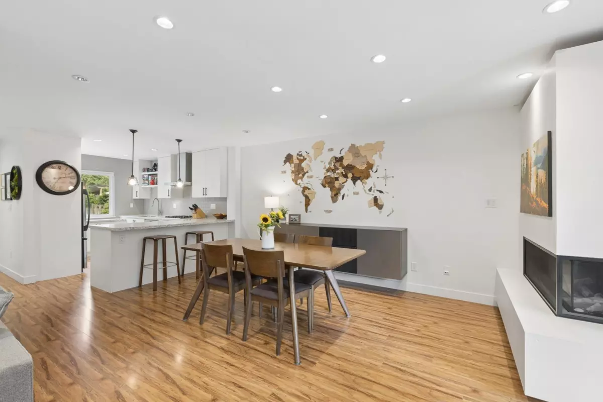 Family Room Photo of 4715 Hoskins Road, North Vancouver, BC