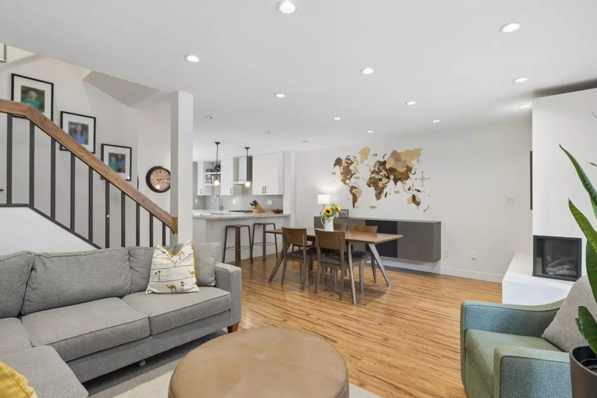Living Room Photo of 4715 Hoskins Road, North Vancouver, BC