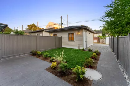 Backyard Photo of 2578 E 4th Avenue, Vancouver, BC