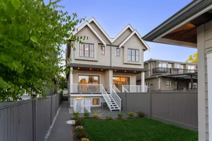 Front Yard Photo of 2578 E 4th Avenue, Vancouver, BC