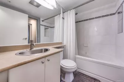 Powder Room Photo of 1104 928 Richards Street, Vancouver, BC
