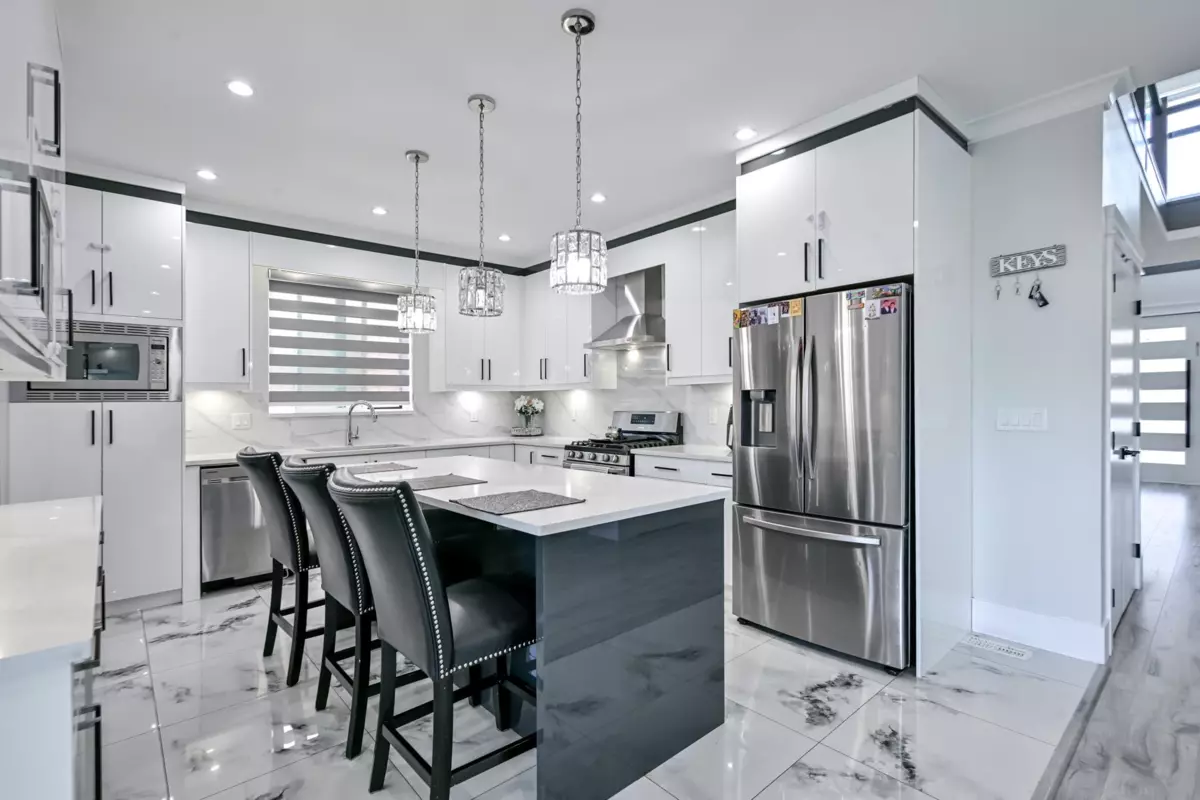 Dining Area Photo of 31041 N Deertrail Drive, Abbotsford, BC
