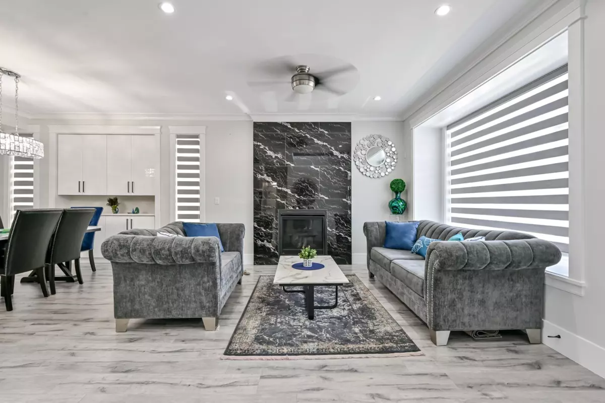 Living Room Photo of 31041 N Deertrail Drive, Abbotsford, BC