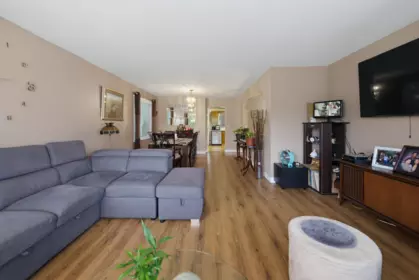 Breakfast Nook Photo of 15299 93a Avenue, Surrey, BC