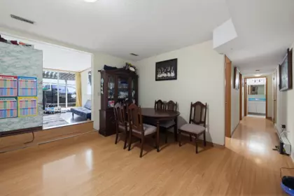 Entry Foyer Photo of 15299 93a Avenue, Surrey, BC