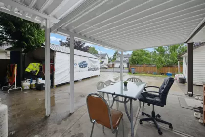 Hot Tub / Spa Photo of 15299 93a Avenue, Surrey, BC