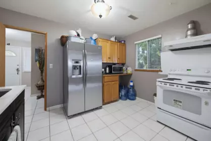 Laundry Room Photo of 15299 93a Avenue, Surrey, BC
