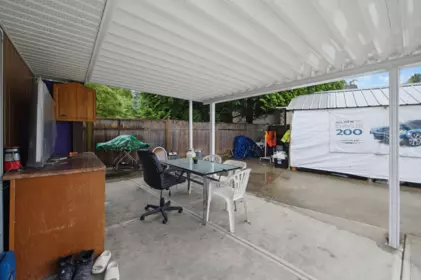 Swimming Pool Photo of 15299 93a Avenue, Surrey, BC