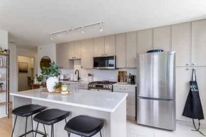 Breakfast Nook Photo of 904 1225 Richards Street, Vancouver, BC