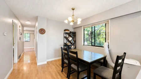Kitchen Island Photo of 1024 Ranch Park Way, Coquitlam, BC