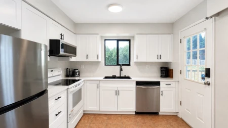 Primary Bedroom Photo of 1024 Ranch Park Way, Coquitlam, BC