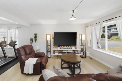 Breakfast Nook Photo of 22130 River Bend, Maple Ridge, BC