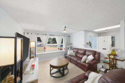 Kitchen Island Photo of 22130 River Bend, Maple Ridge, BC