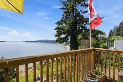 Hallway Photo of 5223 Sunshine Coast Highway, Sechelt, BC