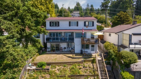 5223 Sunshine Coast Highway, Sechelt, BC, Sechelt — Single Family Residence for sale