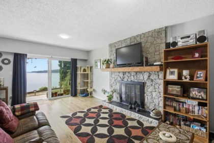 Staircase Photo of 5223 Sunshine Coast Highway, Sechelt, BC