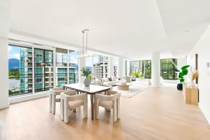 Kitchen Photo of 802 1409 W Pender Street, Vancouver, BC