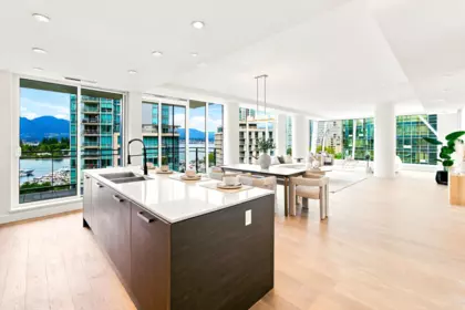 Loft / Bonus Room Photo of 802 1409 W Pender Street, Vancouver, BC