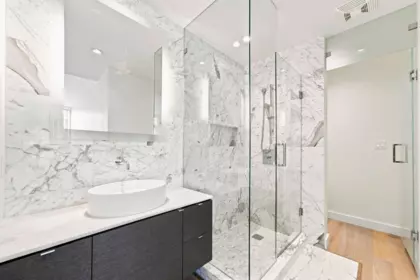 Walk-In Closet Photo of 802 1409 W Pender Street, Vancouver, BC