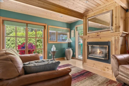 21377 Thacker Mtn Road, Hope, BC, Hope — Single Family Residence for sale