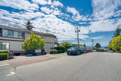206 15080 Prospect Avenue, White Rock, BC, White Rock — Apartment/Condo for sale
