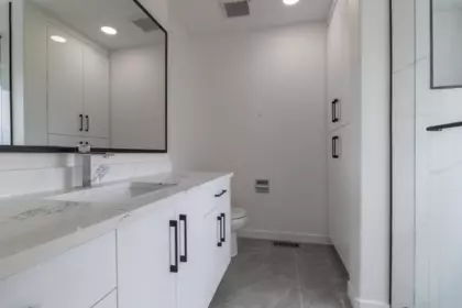 Guest Bathroom Photo of 42025 Nikada Drive, Yarrow, BC