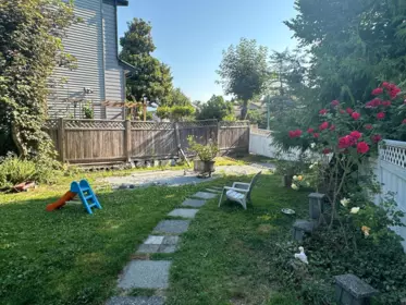 Office / Den Photo of 1902 Taylor Street, Port Coquitlam, BC