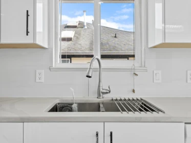 Kitchen Island Photo of 3542 Galiano Drive, Abbotsford, BC