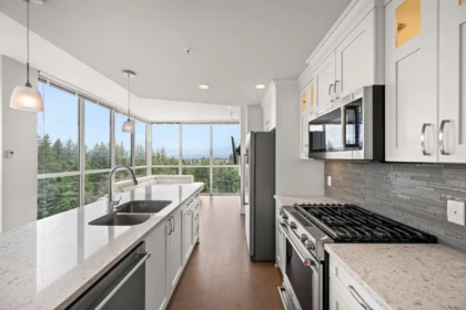 Breakfast Nook Photo of 1201 2180 Gladwin Road, Abbotsford, BC