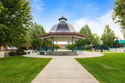 Outdoor Patio Photo of 306 22347 Lougheed Highway, Maple Ridge, BC